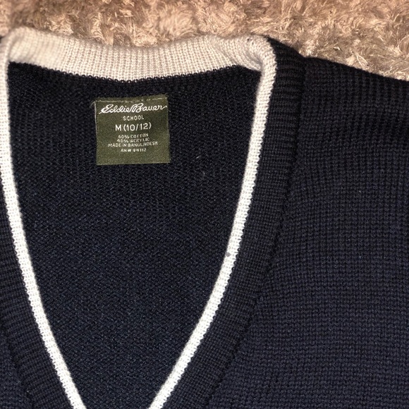 Boy’s Eddie Bauer school sweater with patches. - Picture 3 of 4